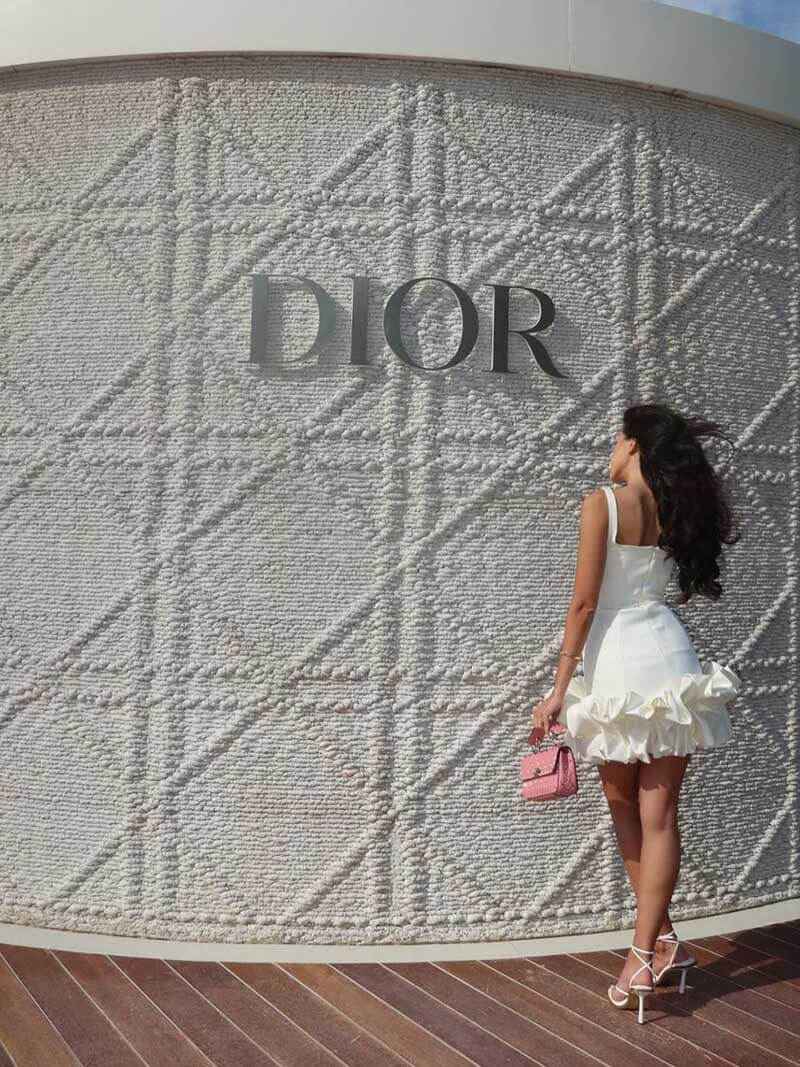 Bailey Minikleid – Rückenfreies Ballonkleid mit Old-Money-Ästhetik