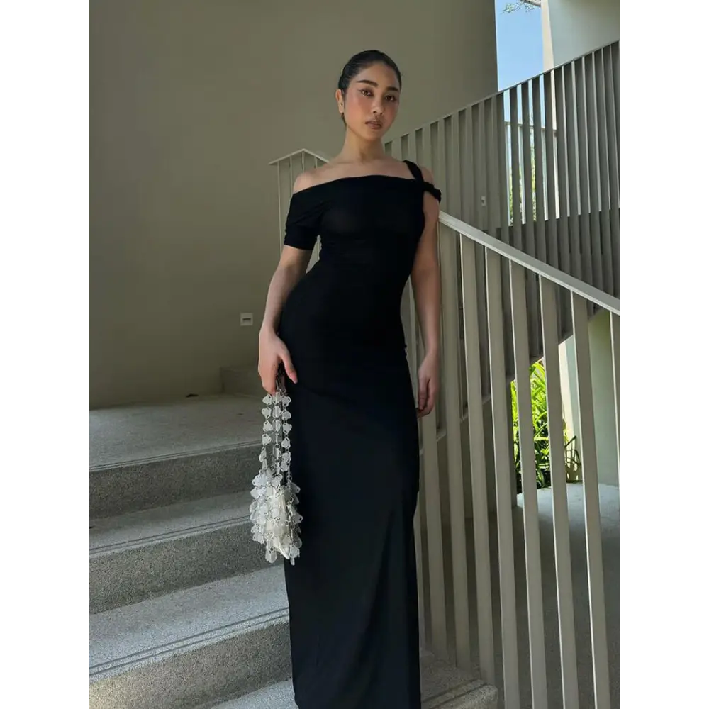 Kylie Maxikleid Off-Shoulder – Asymmetrisches Twisted Kleid