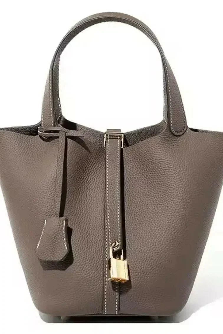 Luxe Bucket Bag mit Schlossdetail