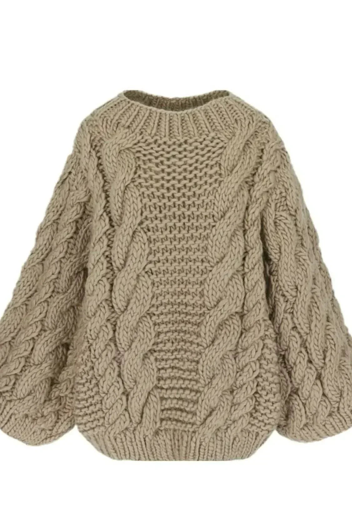 Oversize women's knitted sweater – chunky knit with cable pattern & wide sleeves