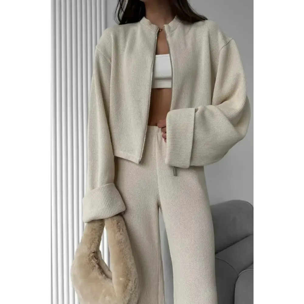 Knit Zip Set - Stilvoller Strick-Zweiteiler mit Reißverschluss für moderne Looks