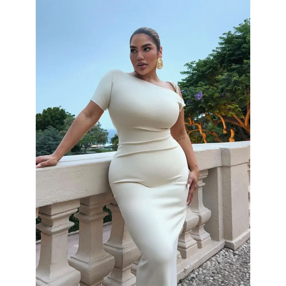 Kylie Maxikleid Off-Shoulder – Asymmetrisches Twisted Kleid